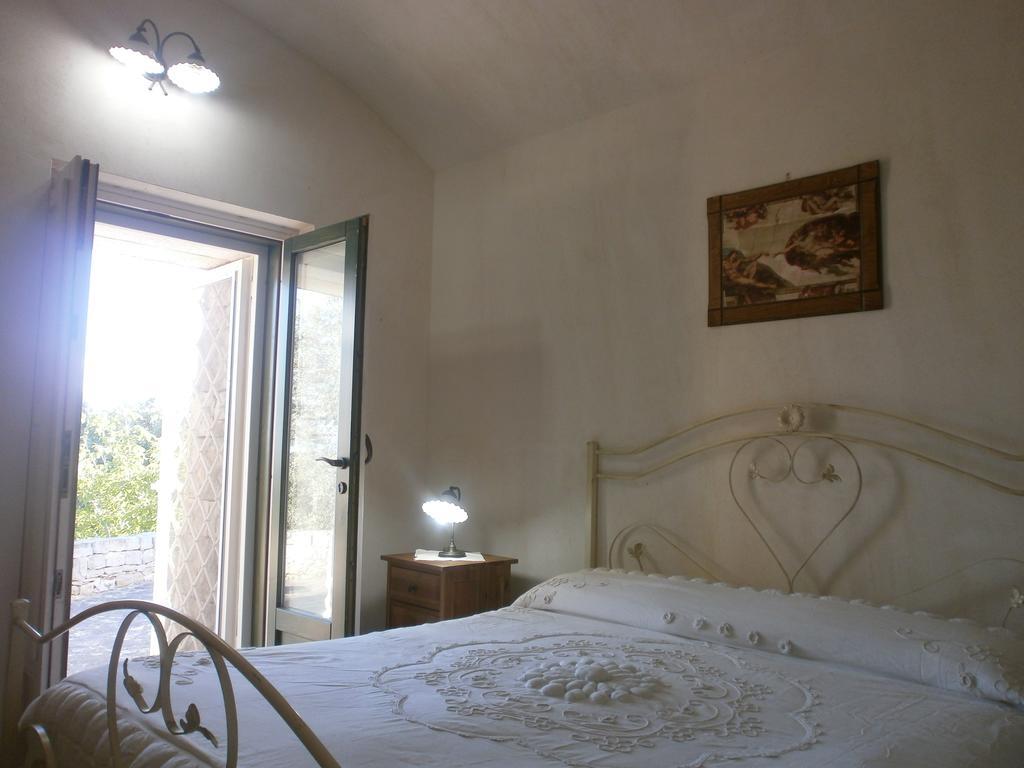 Trullo Villa Giuliana Con Giardino Posizione Panoramica Free Wifi 오스투니 객실 사진