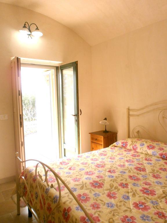 Trullo Villa Giuliana Con Giardino Posizione Panoramica Free Wifi 오스투니 객실 사진